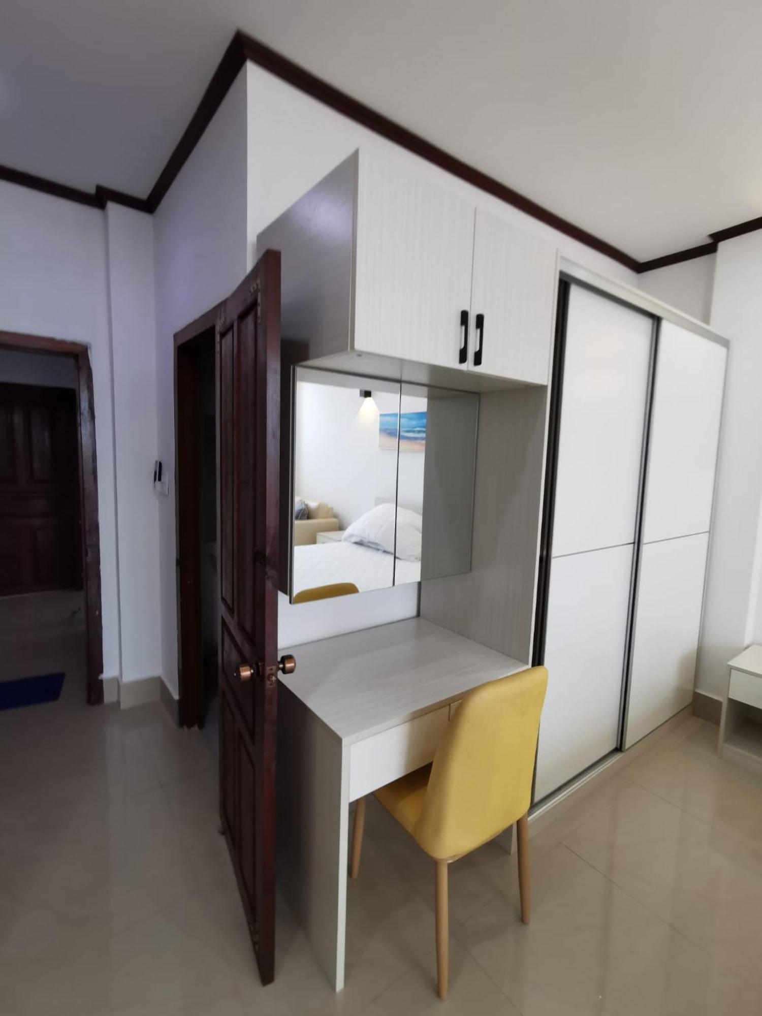 Artist Golden Loft Paris - Vientiane Homestay Duplex Triplex מראה חיצוני תמונה